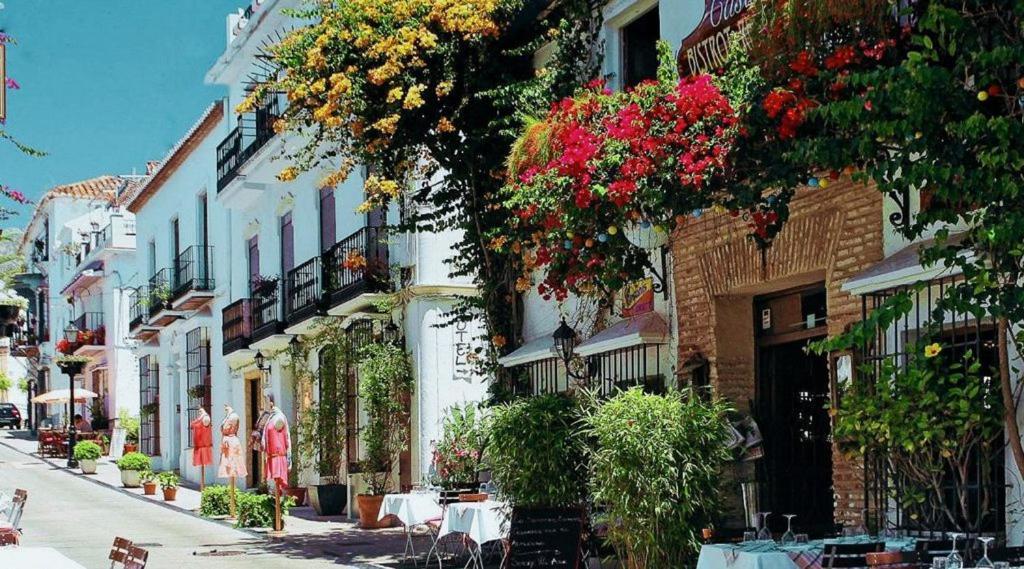 Cozy 2-Bed 2-Bathroom Apartment In Marbella Town Centre Exterior photo